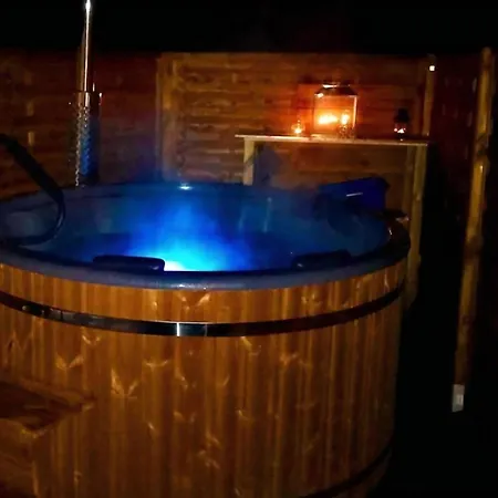 Apartmán Moderne Mit Hot Tub Und Fasssauna Hohenberg an der Eger